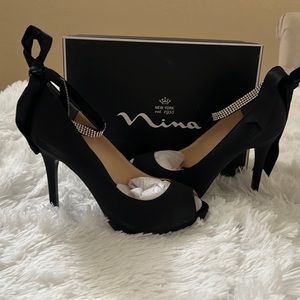 Nina Karen Black Luster‎ Size 9